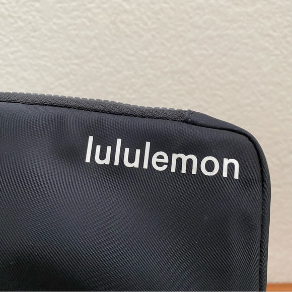 LULULEMON Athletica Black Easy Access Crossbody Bag - Picture 11 of 16